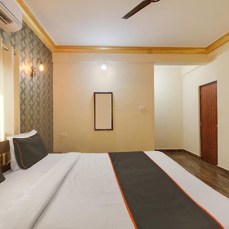 Collection O Romeos Place Baga Beach Hotell Calangute Exteriör bild
