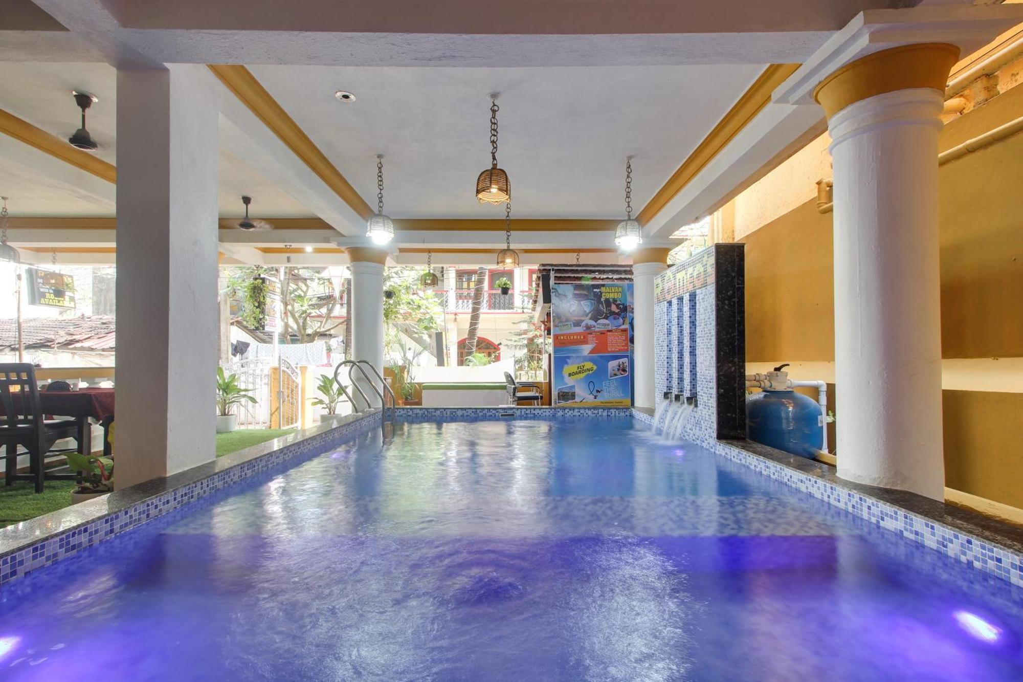 Collection O Romeos Place Baga Beach Hotell Calangute Exteriör bild