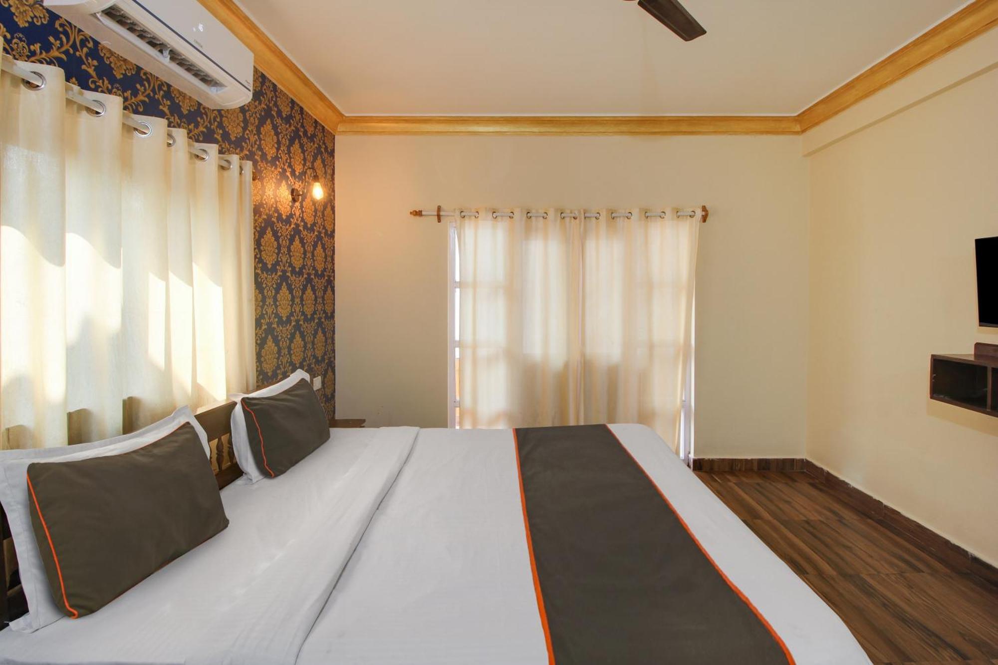 Collection O Romeos Place Baga Beach Hotell Calangute Exteriör bild