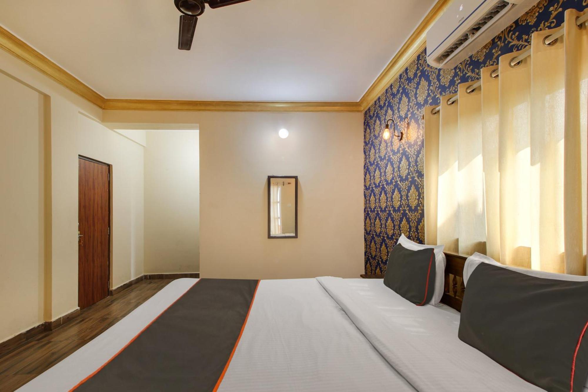Collection O Romeos Place Baga Beach Hotell Calangute Exteriör bild